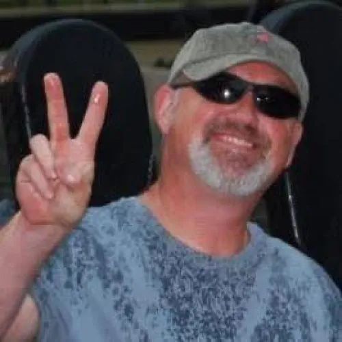 66 [M4F] looking for a domme in #oshkosh #appleton to serve. #wisconsin