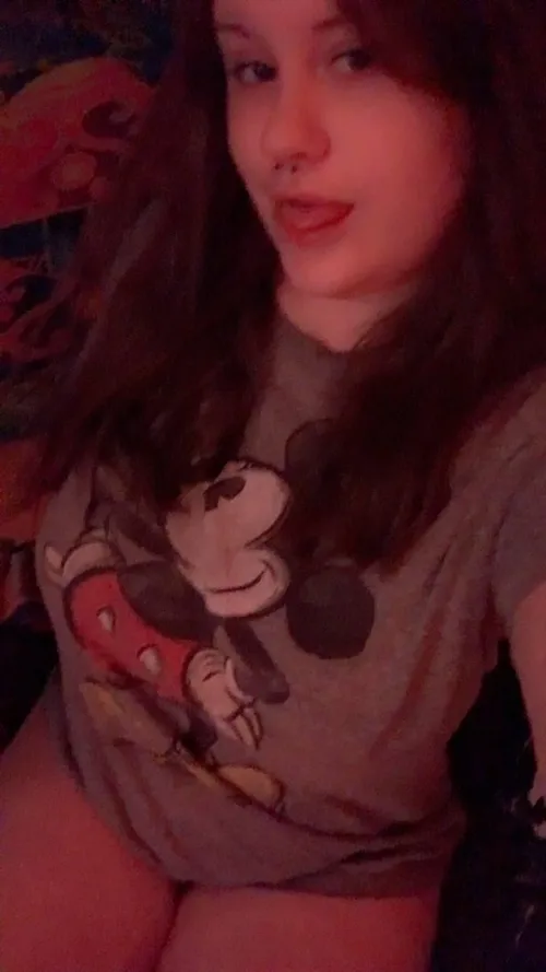 Anyone looking for content? Would absolutely love for you to get off to me ;)