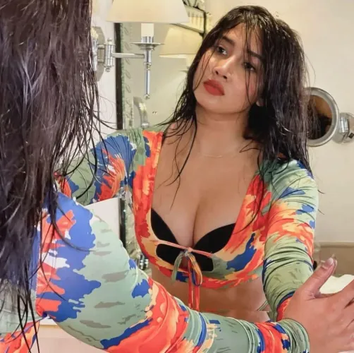 F21,I'll send u nudes (I'm not a seller) i'm drunk just upvot, ask me anything, add my snap--(krisssdiopl