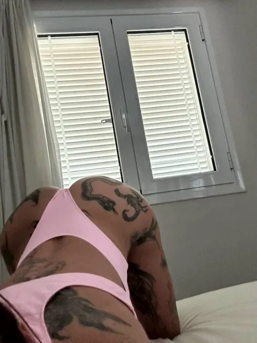 F22,  hot sunny day... unfortunately this ass are for view only