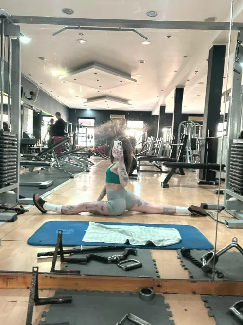 Flexing so hard my selfie took itself