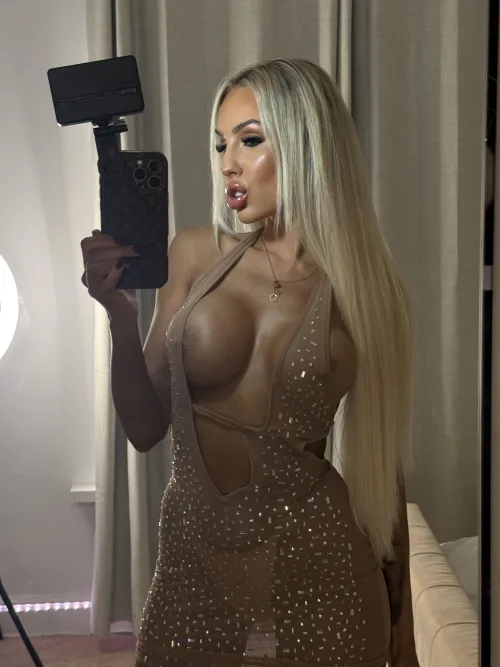 Glitter in the lights, trouble in my steps