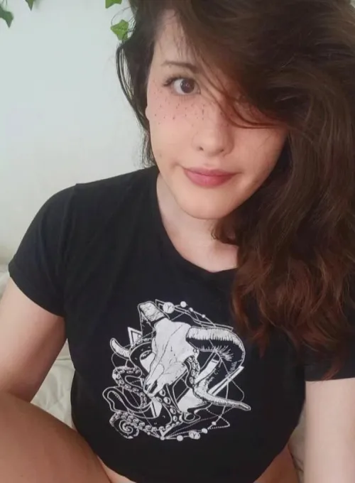 Nyxxx696 ⭐️⭐️⭐️⭐️⭐️ Great Transbeauty vid. Shes very cute to watch and cute to watch her masturbate. She just masturbates mostly but she also has a butt plug in and spreads her legs so you can see it. Watching the pleasure on her face