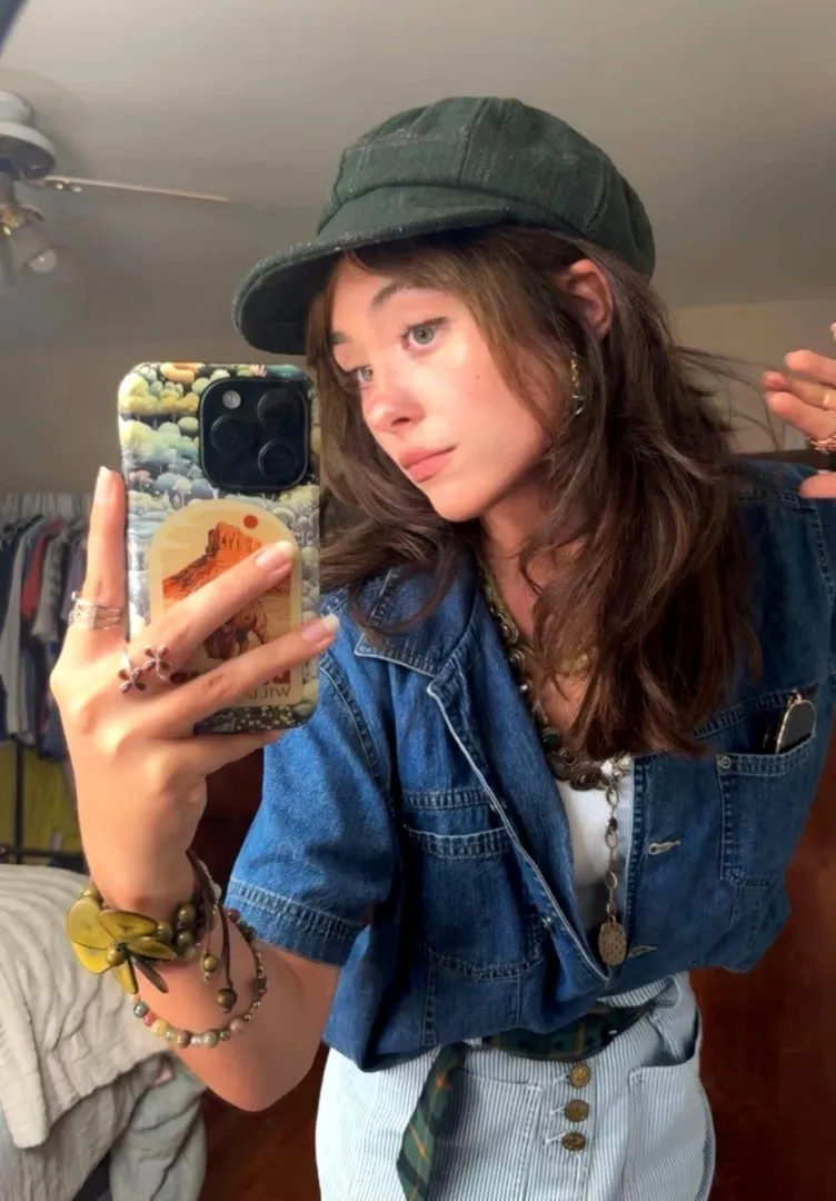 petite and waitin to be snatched. lookin for a strong hand to control me. you game? <3