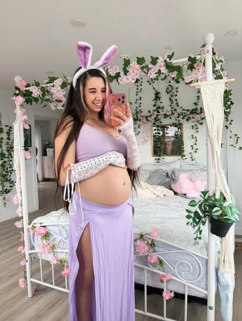 Pregnant and feeling beautiful