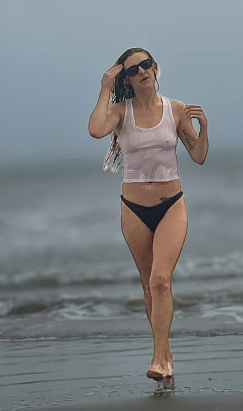 She likes showing off and reading what you would do to her! Houston couple!