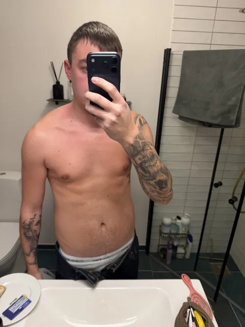 22 - En stor pik der vil hjælpe mig med ar komme?