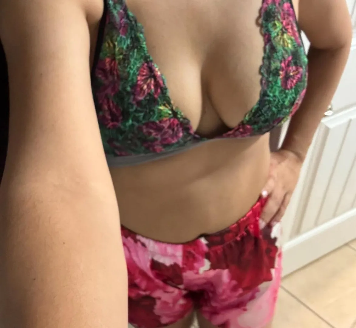 36 34 MF4M- couple looking for8”BWC (34-42) long term third in cedar park . Wife plays solo . Reply only if you can host . DDF is must