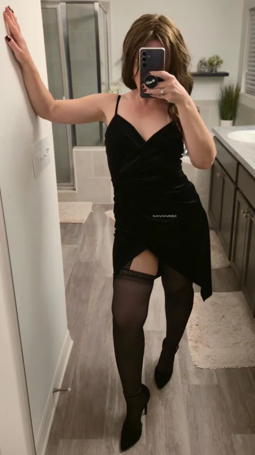 40 [mf4m] Tampa Wife looking to flirt with handsome gentleman in front of hubby at hotel bar tonight