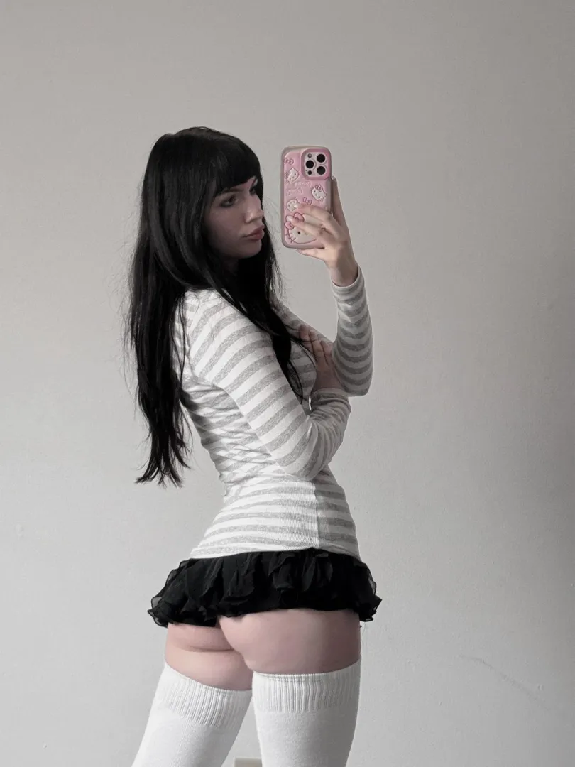 I think my skirt is a bit too short
