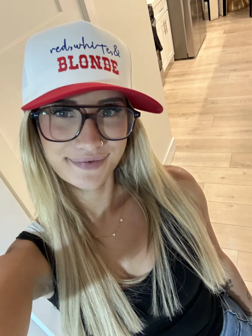 I'm the girl you never knew you wanted, do you want to fuck me?