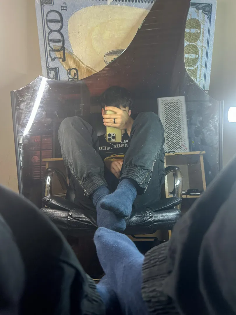 IT'S DINNER TIME, LITTLE WHORE, TIME TO SWALLOW MY STINKY FEET