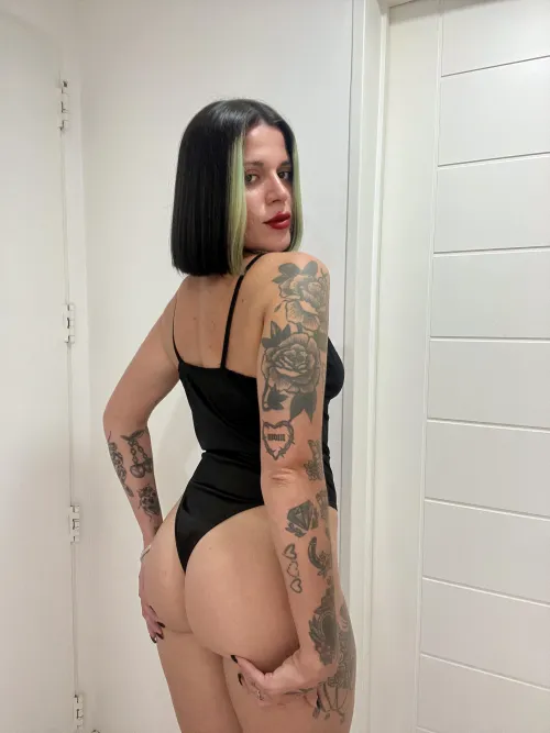 Me encantan las nalgadas en mi enorme ass