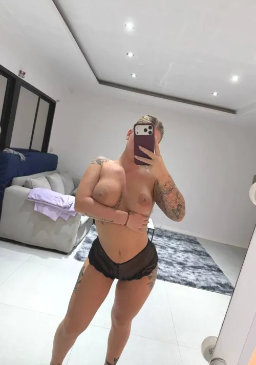 naughty hotwife here... are you ready for a secret hookup?