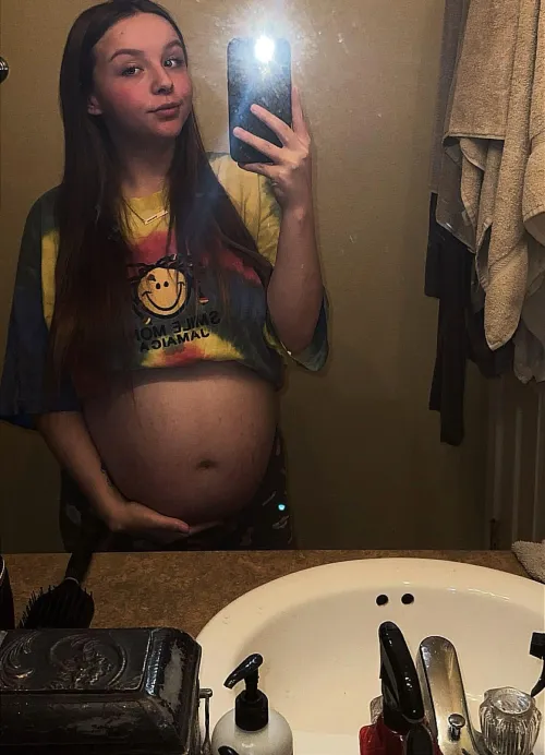 Sending a nudes to every guy that upvte, (instantly) just say 'yes