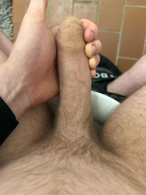 Søger ung fyr til at gokke med på cam? Må gerne have hvide sokker!