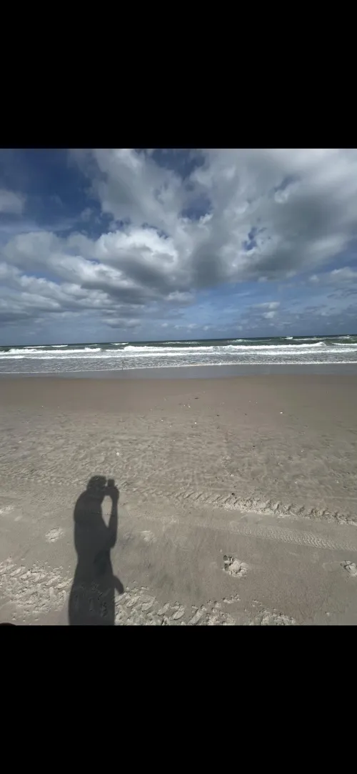 23m looking to go maybe tomm or Wednesday, any company or friends there is nice :)