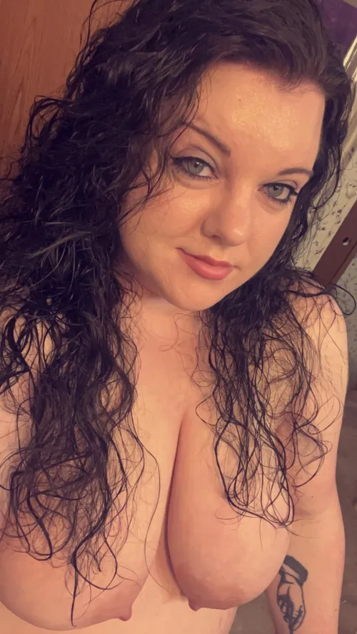 Black dyed hair but naaaatural titties