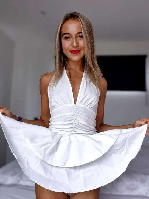 Does this dress look good on me? Honest answers only, please 