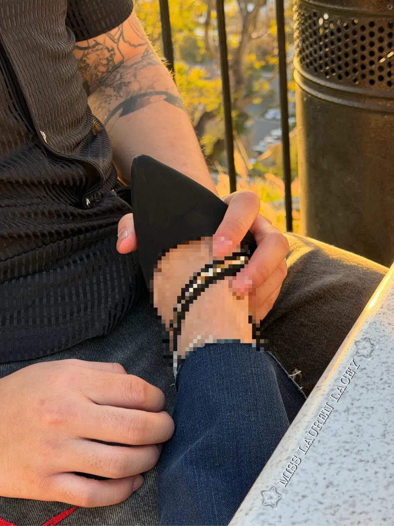 Even just a peek of My feet pixels and you’re jumping down the rabbit hole