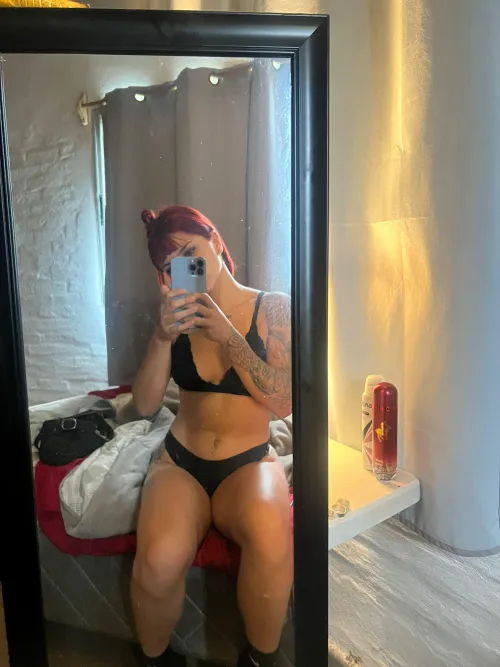 F18 Looking for a daddy who can teach me well