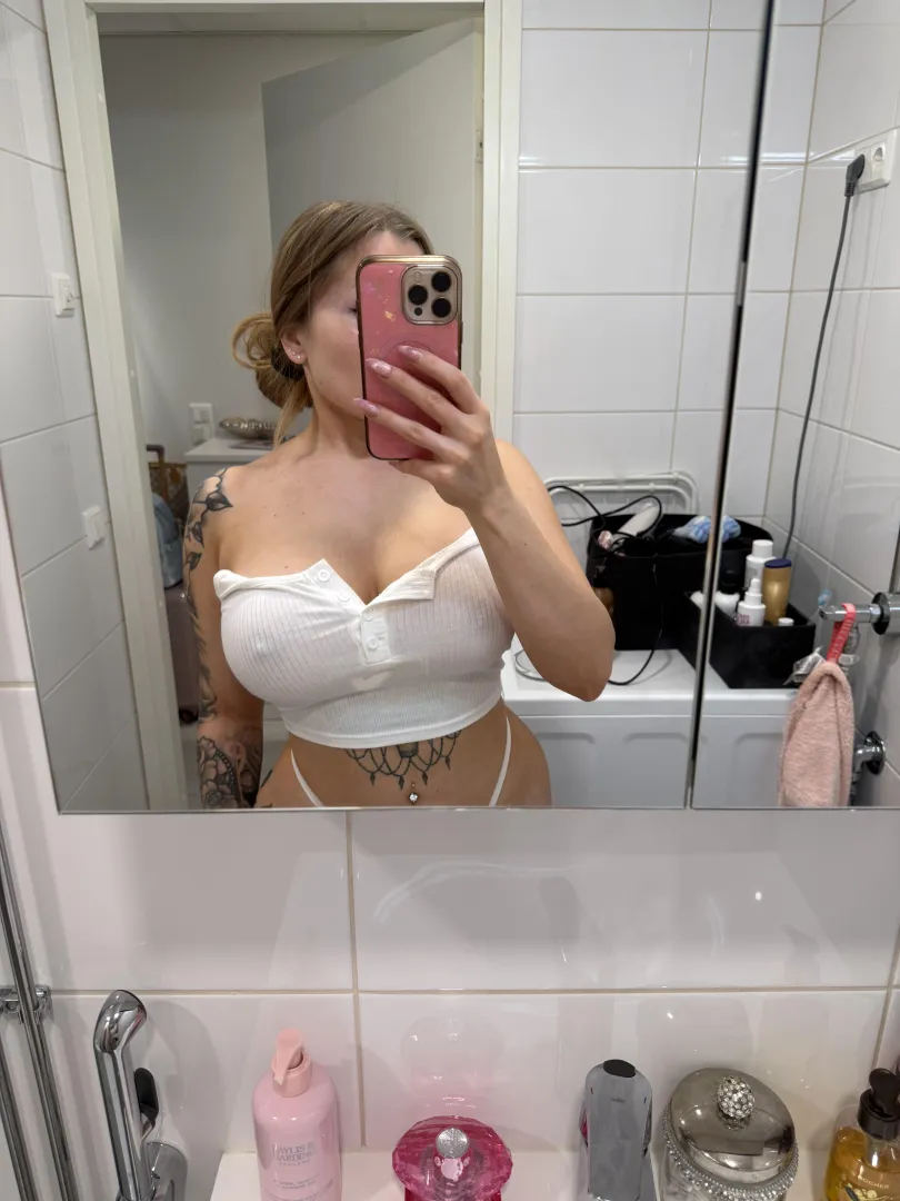 Tuuks riisuun mun paidan? 