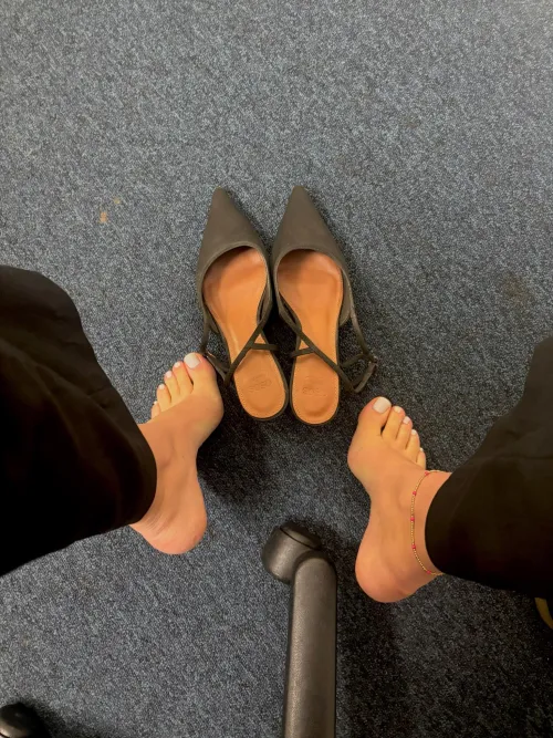 Want a smell of my shoes? “Oc”