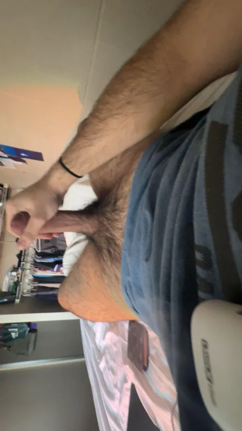 Who wants to jerk off with me? Dm me