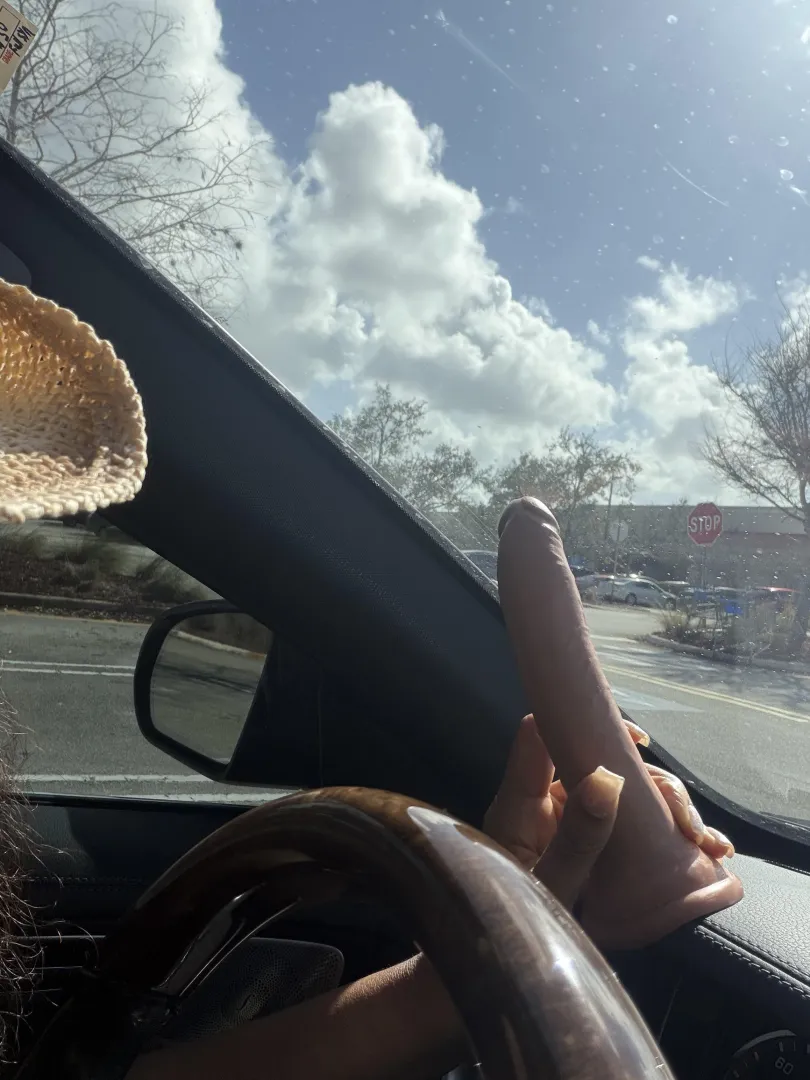 Yessss 4 of u enjoyed my show at the Gatlin Walmart I need 3 more to walk by me