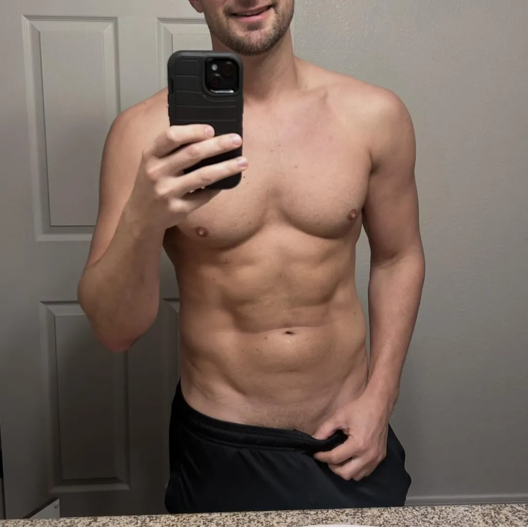 38M 4 MF/F looking for a fun couple or hotwife for some fun. I can host in N. Phx or travel.