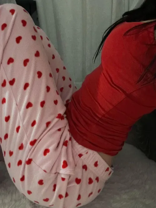 Come undress me please. ‍♀️‍➡️