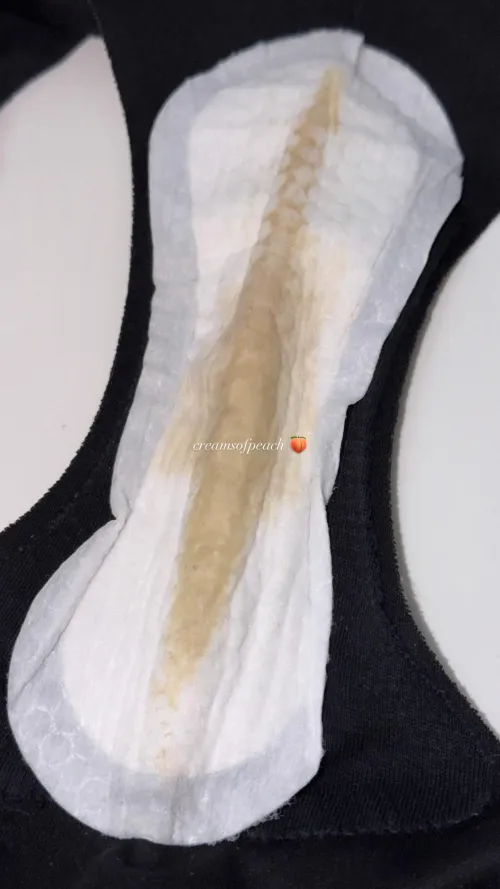 Creamy liner worn for 24+ hours through a super long workout. A treat for all your senses. DM to buy!