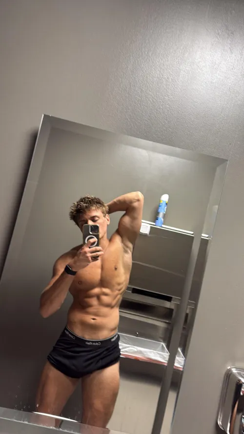 Get under those pits and sniff