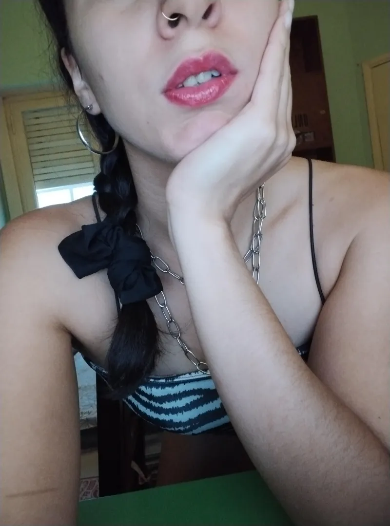 Hey! i'm ready to give Kisses