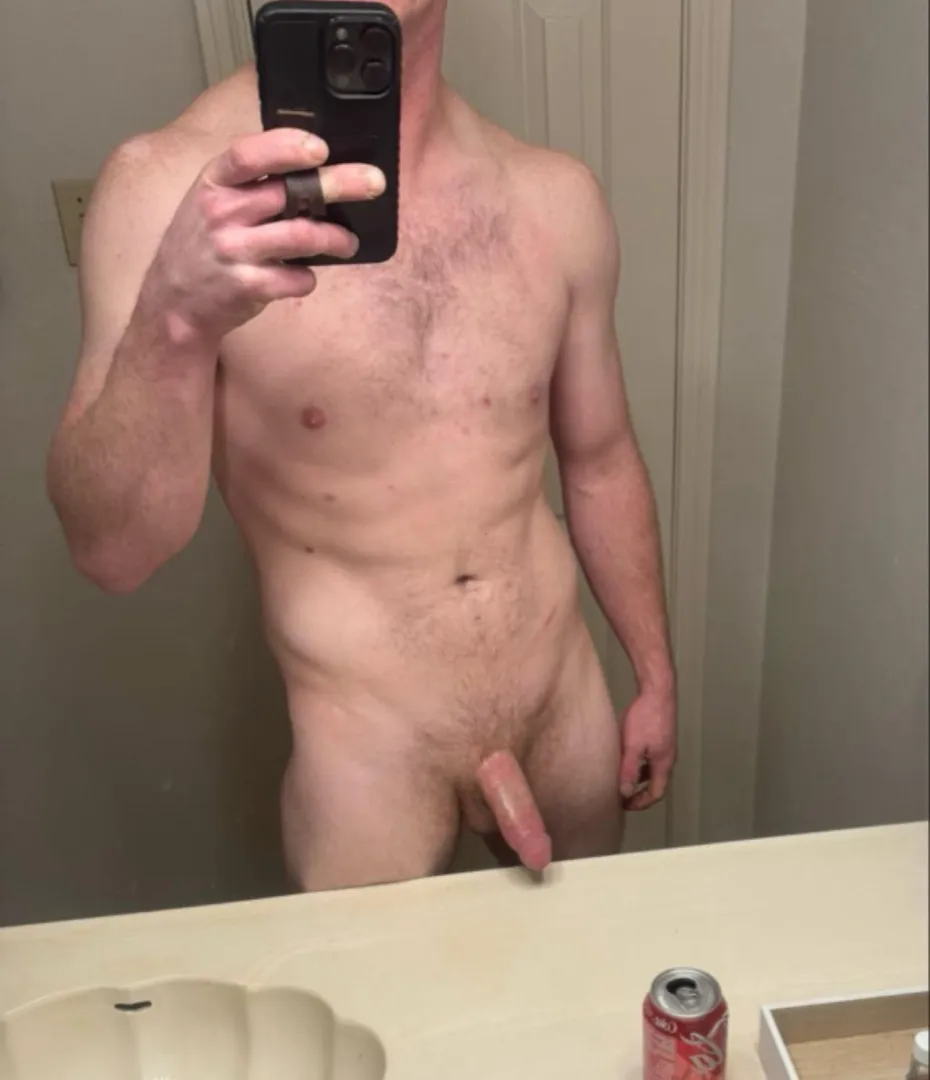 29 - Pasadena - Watch porn together?