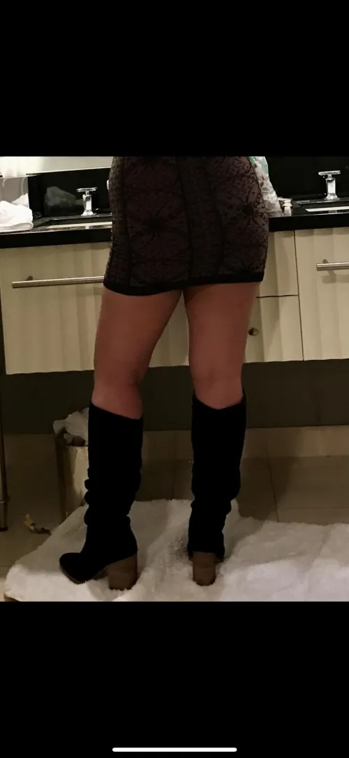 30’s [MF4M] Honolulu- looking for hung male.