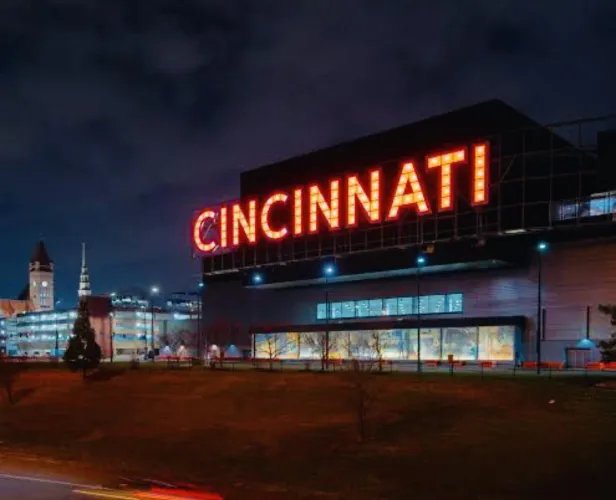 ANYONE 18+ NEAR CINCINNATI OHIO? WHITE SHY INTROVERT HERE WANTS A DISCREET FRIEND.