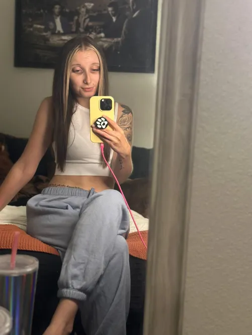 arrow up and say deal , i will share my nudes instant , first 130