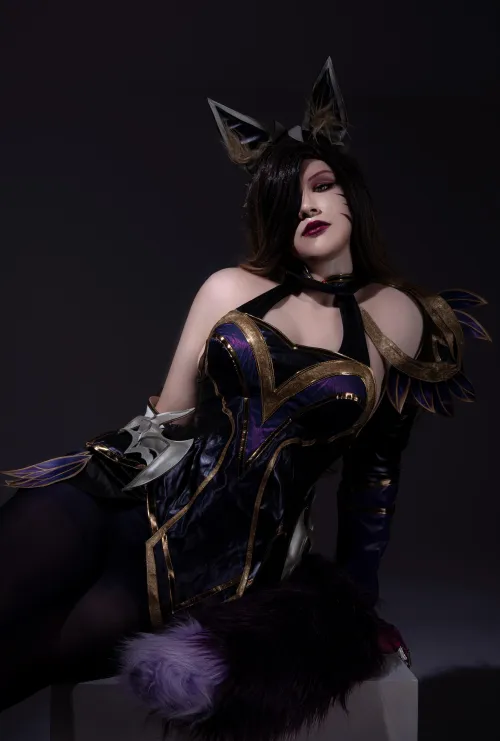Bow down to your mommy, Coven Ahri Cosplay (ne0nixx)
