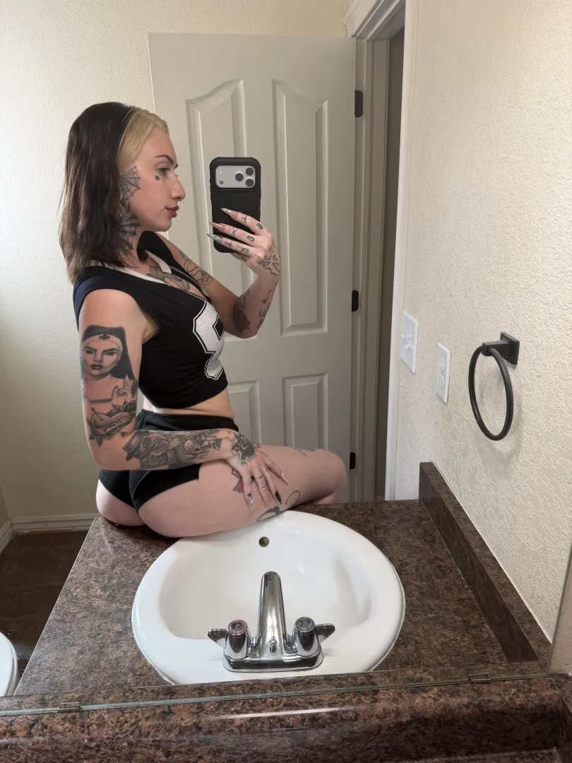 Couple looking for f