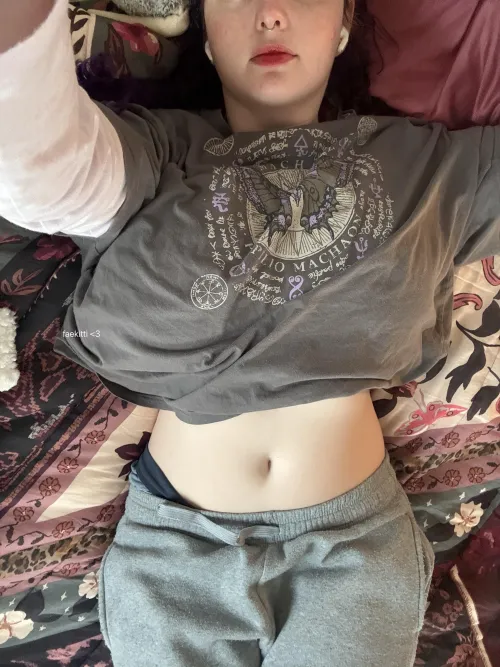 Cozy tummy [f]