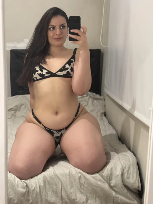 Est-ce que mes courbes te donnent envie de plus ?