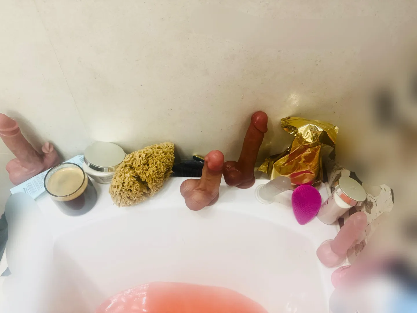 How many dildo you see ?