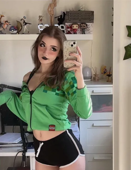 Minecraft creeper girl (by mimikindashy)