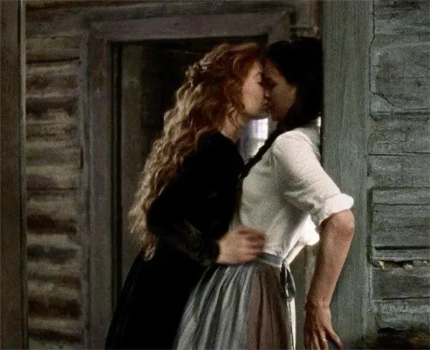 My girlfriend is bi-curious with low libido — how to gently encourage her FFM fantasies without pressure?