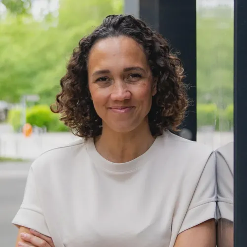 This is German liberal politician Nicole Büttner. She announced that if her party didn't make the 5% cut at a local election she'd shave her head bald. Her party did in fact only get around 4,5% and she announced she'll go through with it.