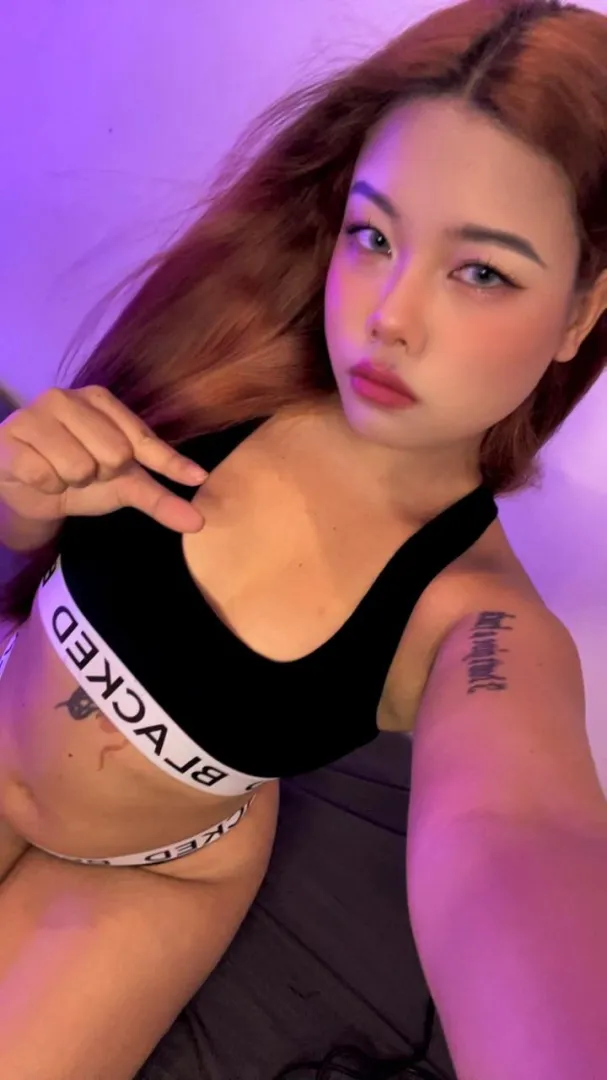 your GF sends you snaps like these.. whats your first reaction??