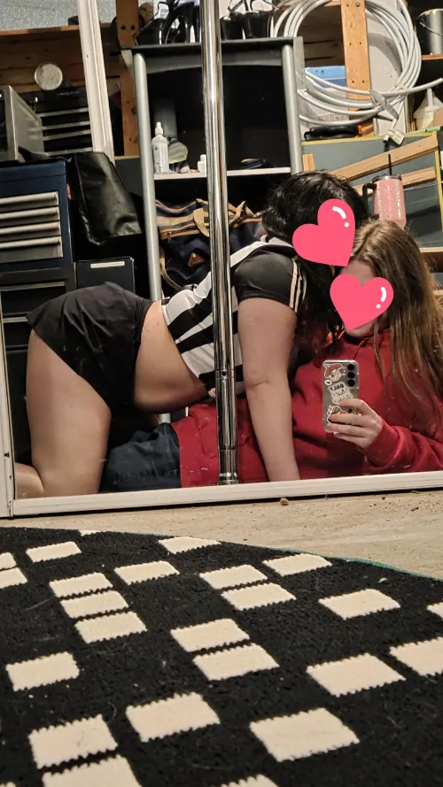 19, 18 [FT4A] Young couple looking to explore