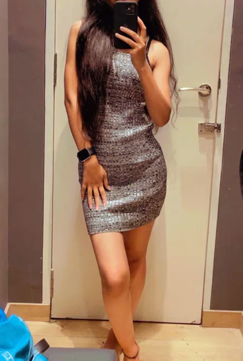 22(f) here, any girl or cuck couple up for chat?