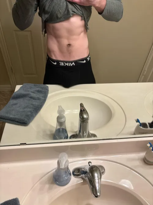 24 [m4f] looking for some fun this weekend